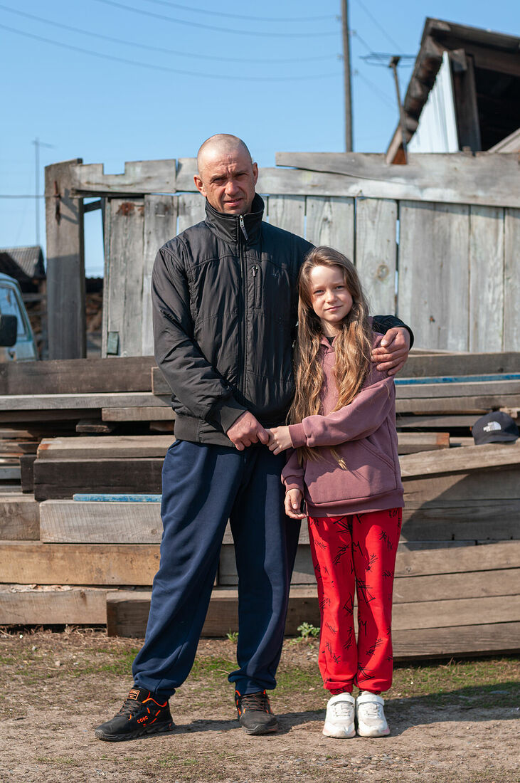 Victor and his daughter. Bartat